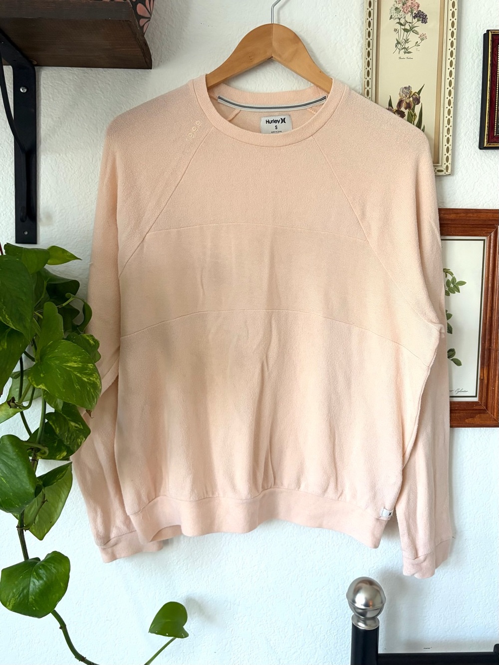 Lightweight Comfy Hurley Chill Dolman Crew Sweatshirt Light Pink - Small